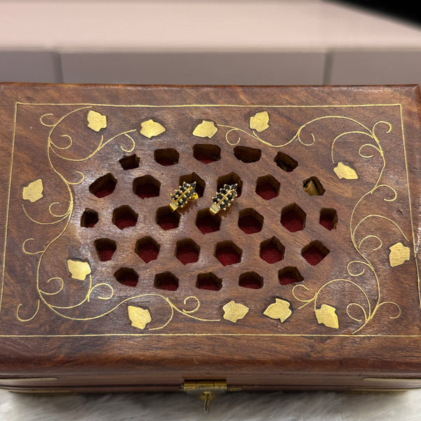 Gold Stud - STG00310