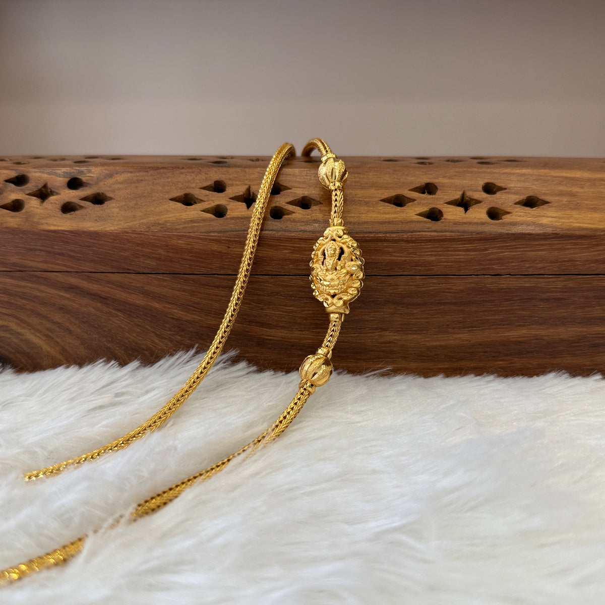 Gold Mugappu Kodi Plain