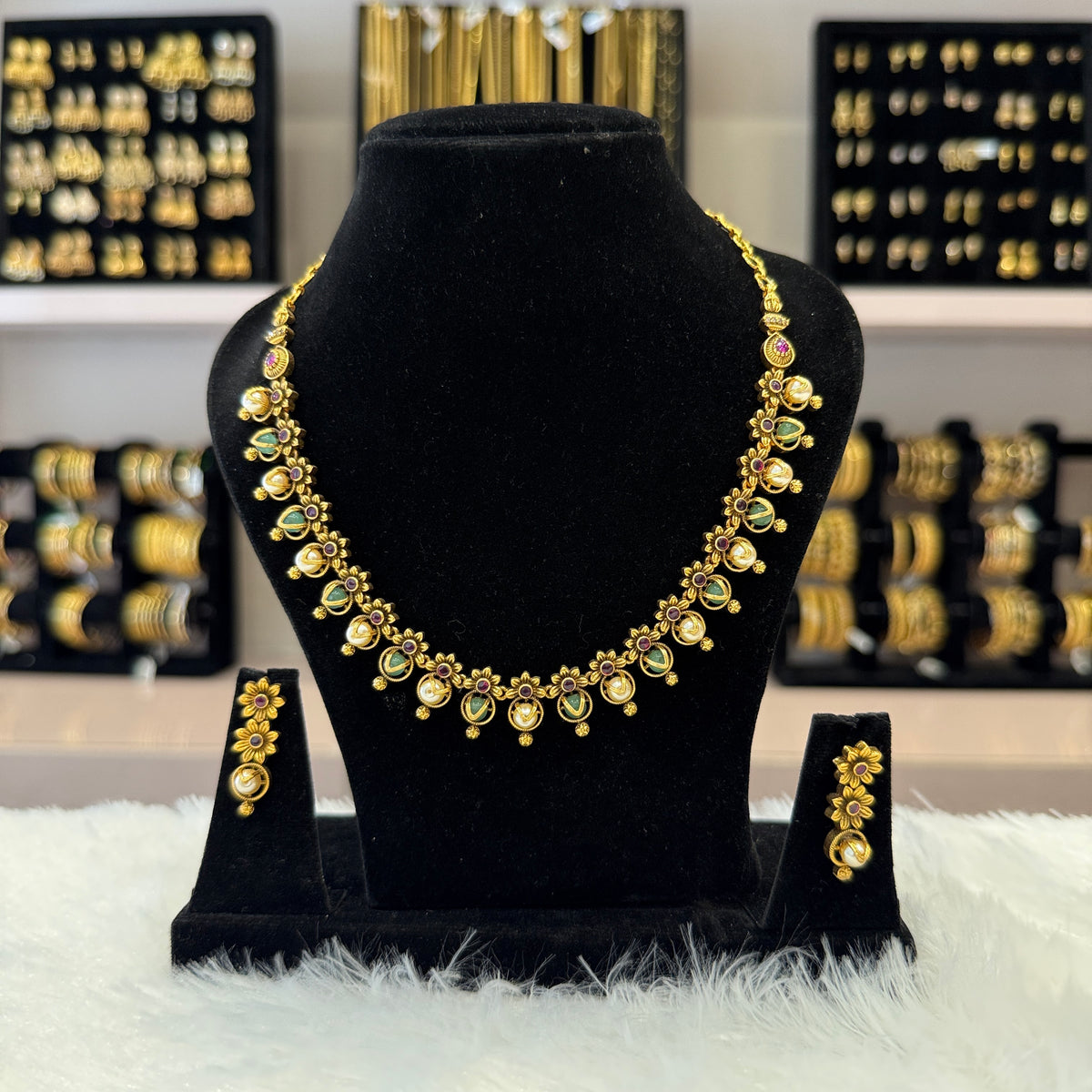 Antique Pearl Set