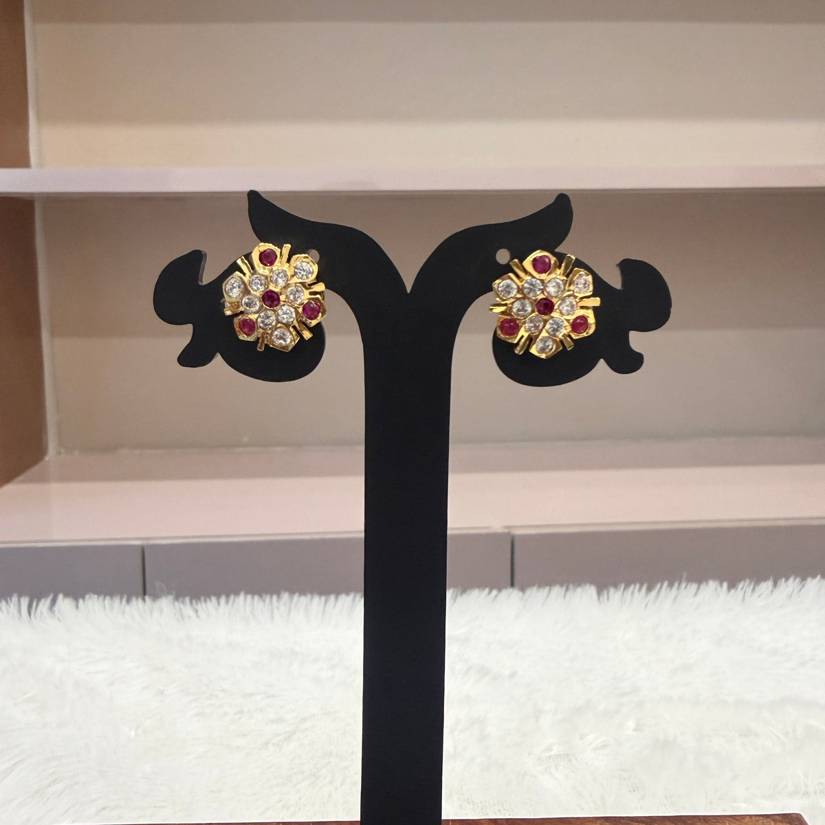 Gold Stud - STG00232