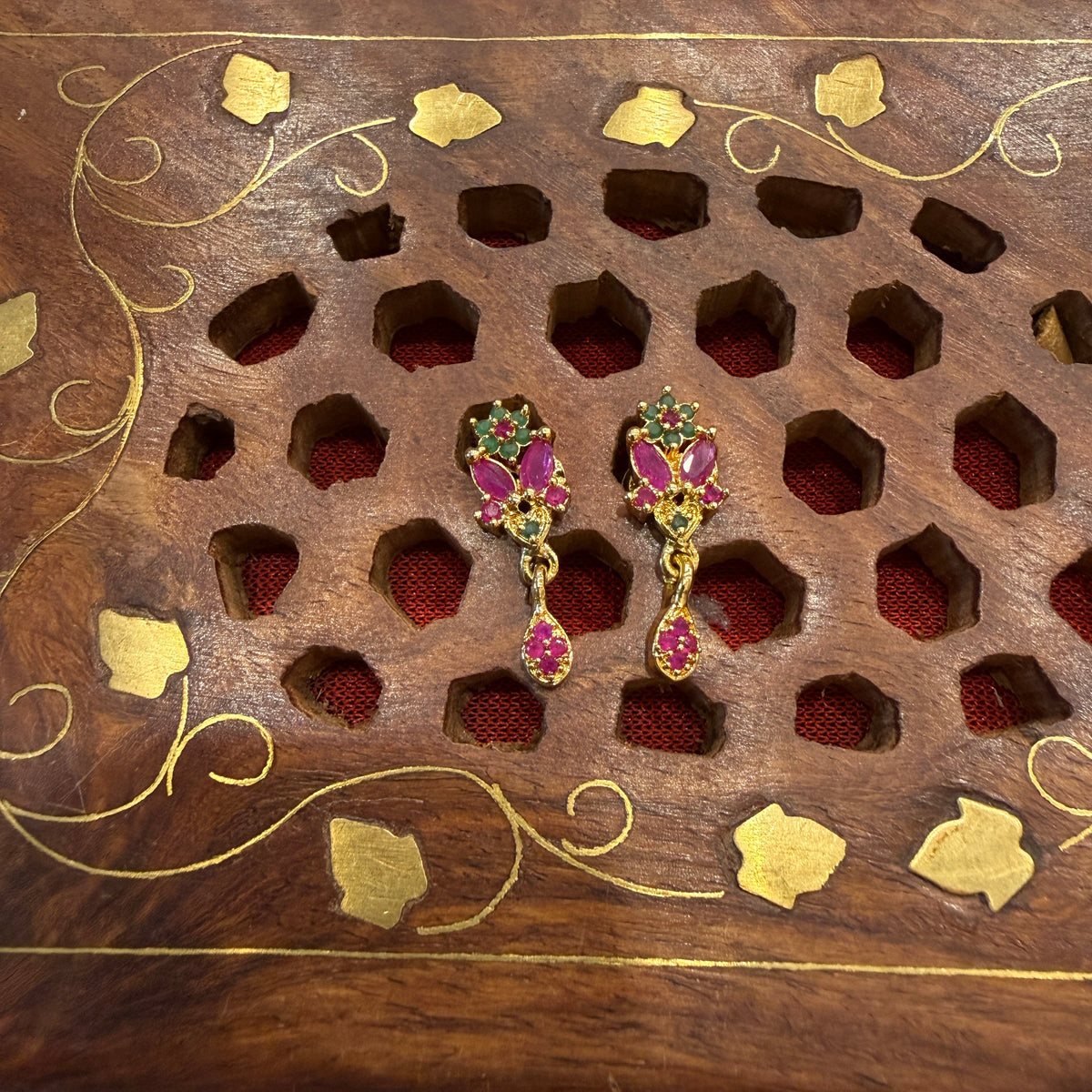 Gold Stud - STG0093