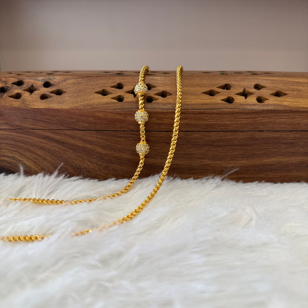 Gold Mugappu Chain Stone