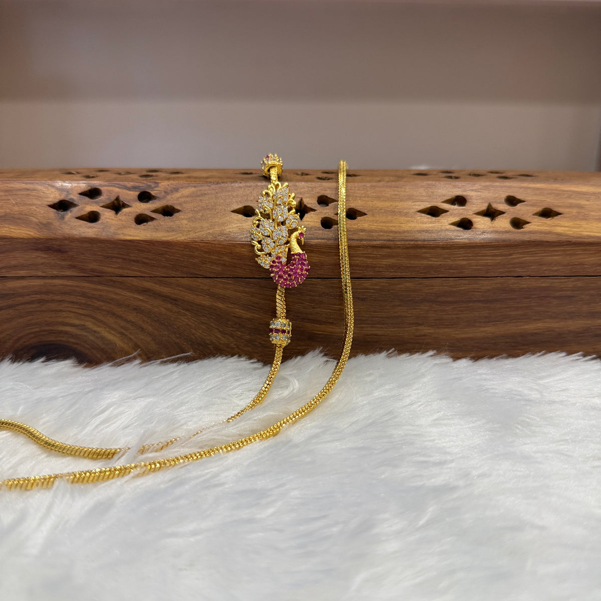 Gold Mugappu Chain Stone
