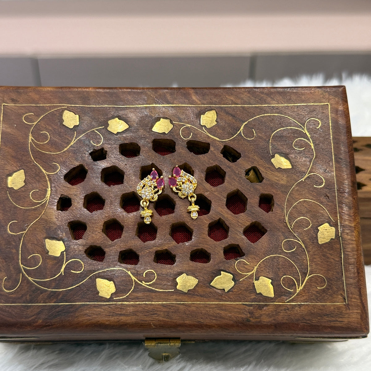 Gold Stud - STG00301