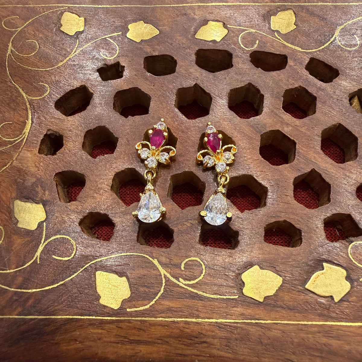 Gold Stud - STG0076