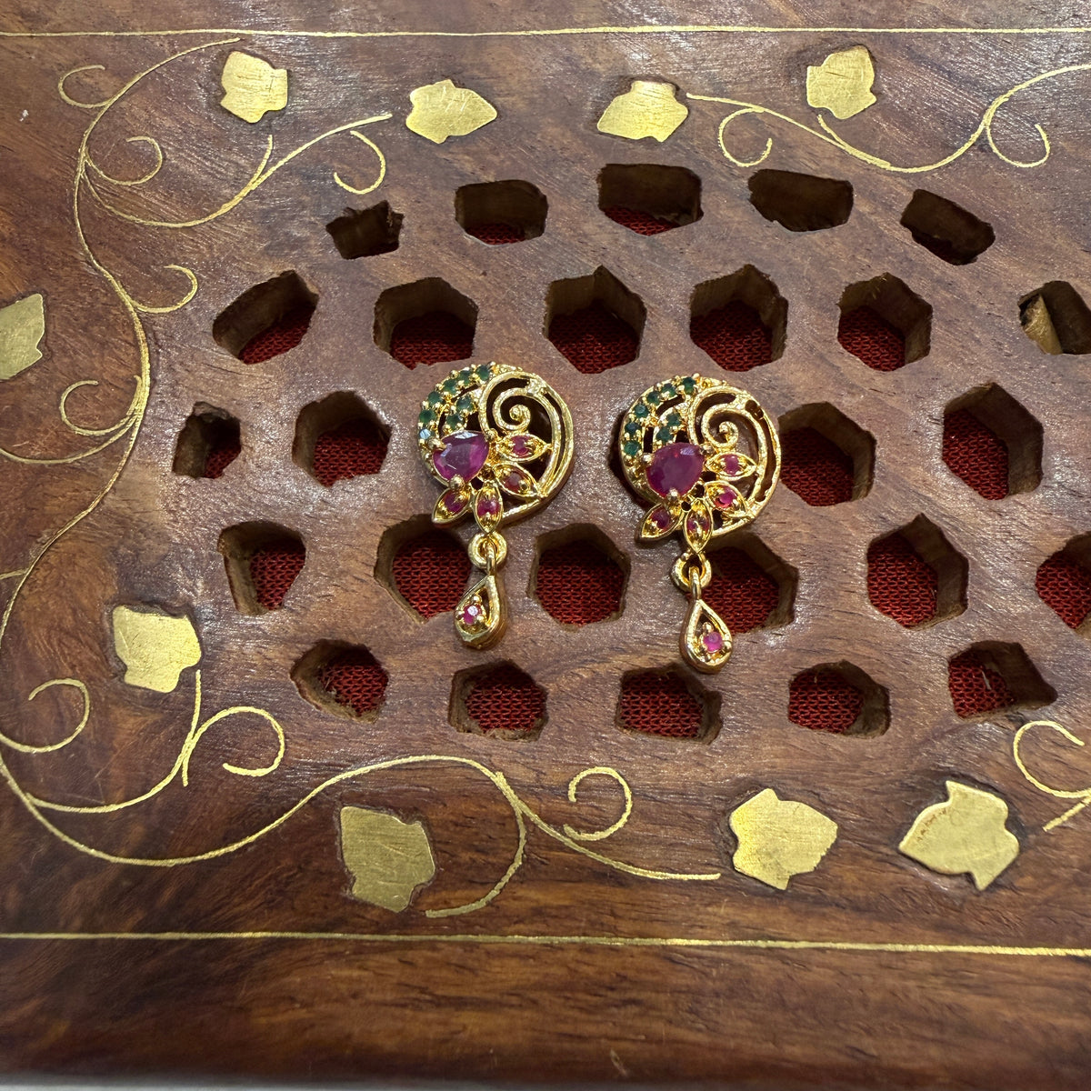 Gold Stud - STG0082