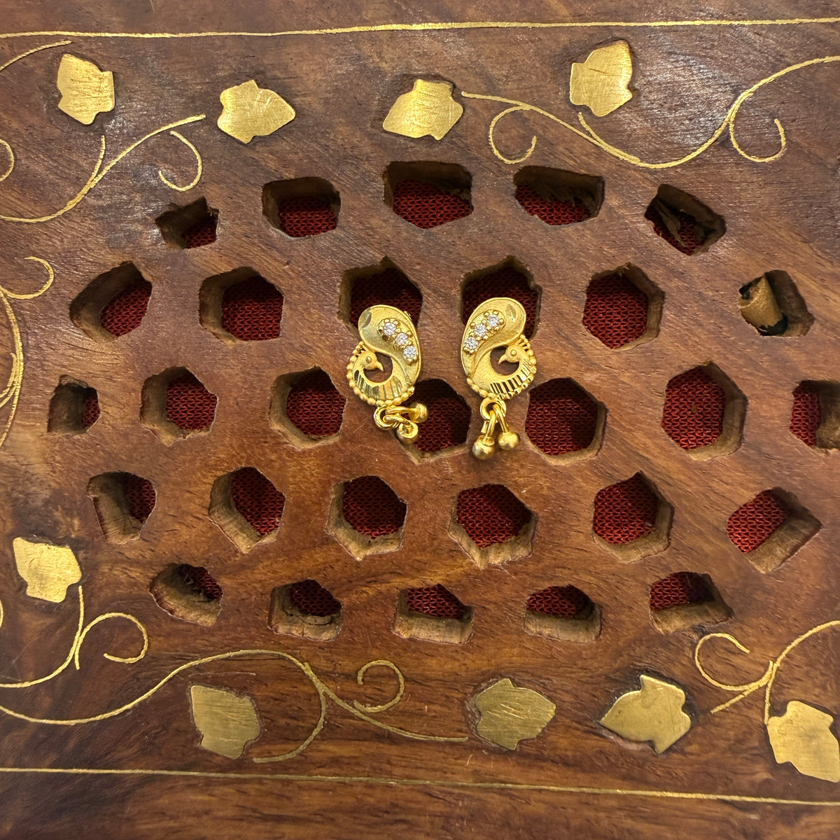 Gold Stud - STG00228