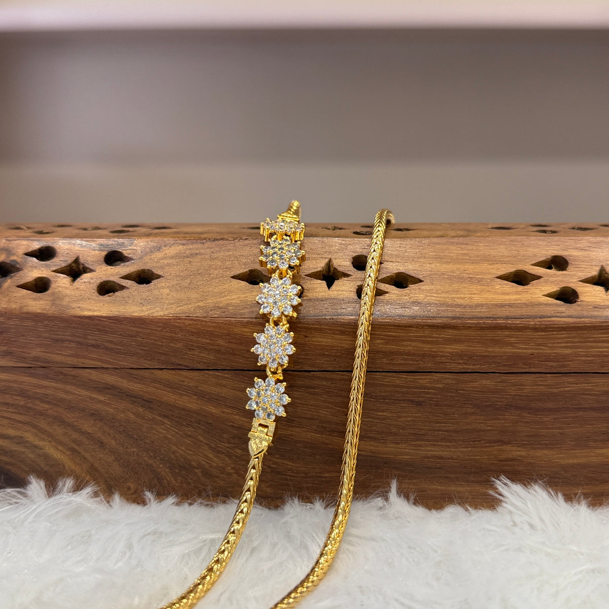 Gold Mugappu Kodi Stone - MKS0040