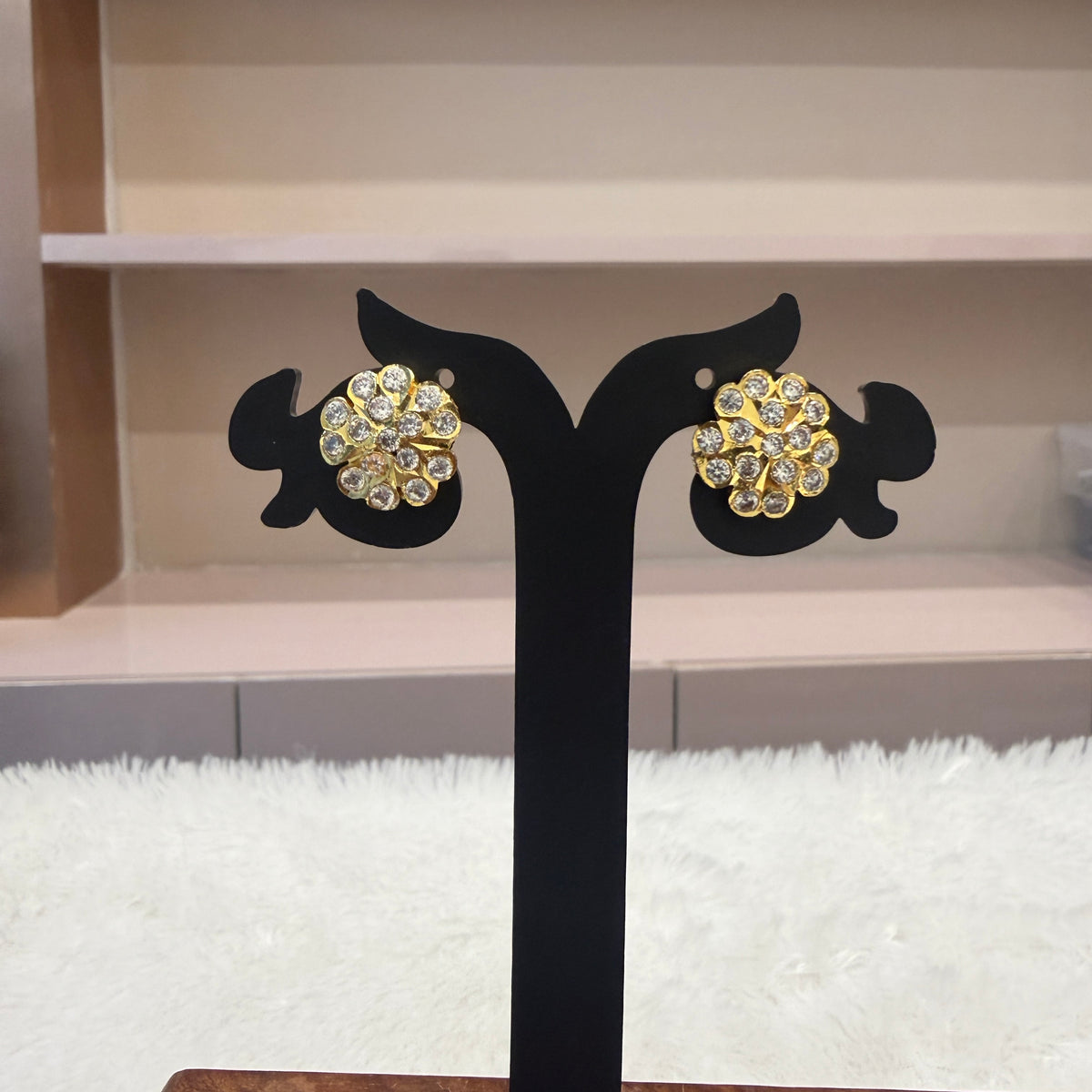 Gold Stud - STG00233