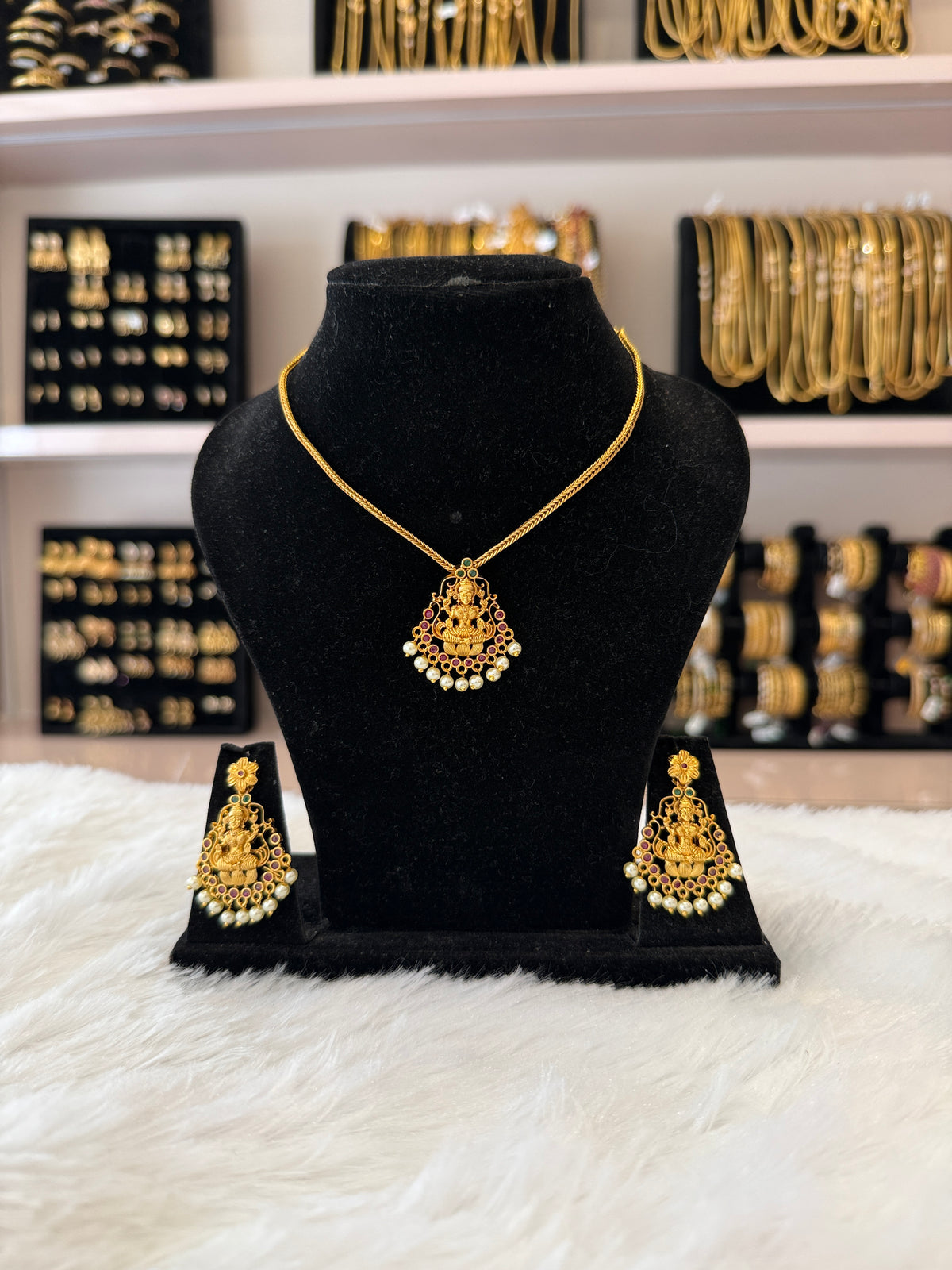 Gold Choker