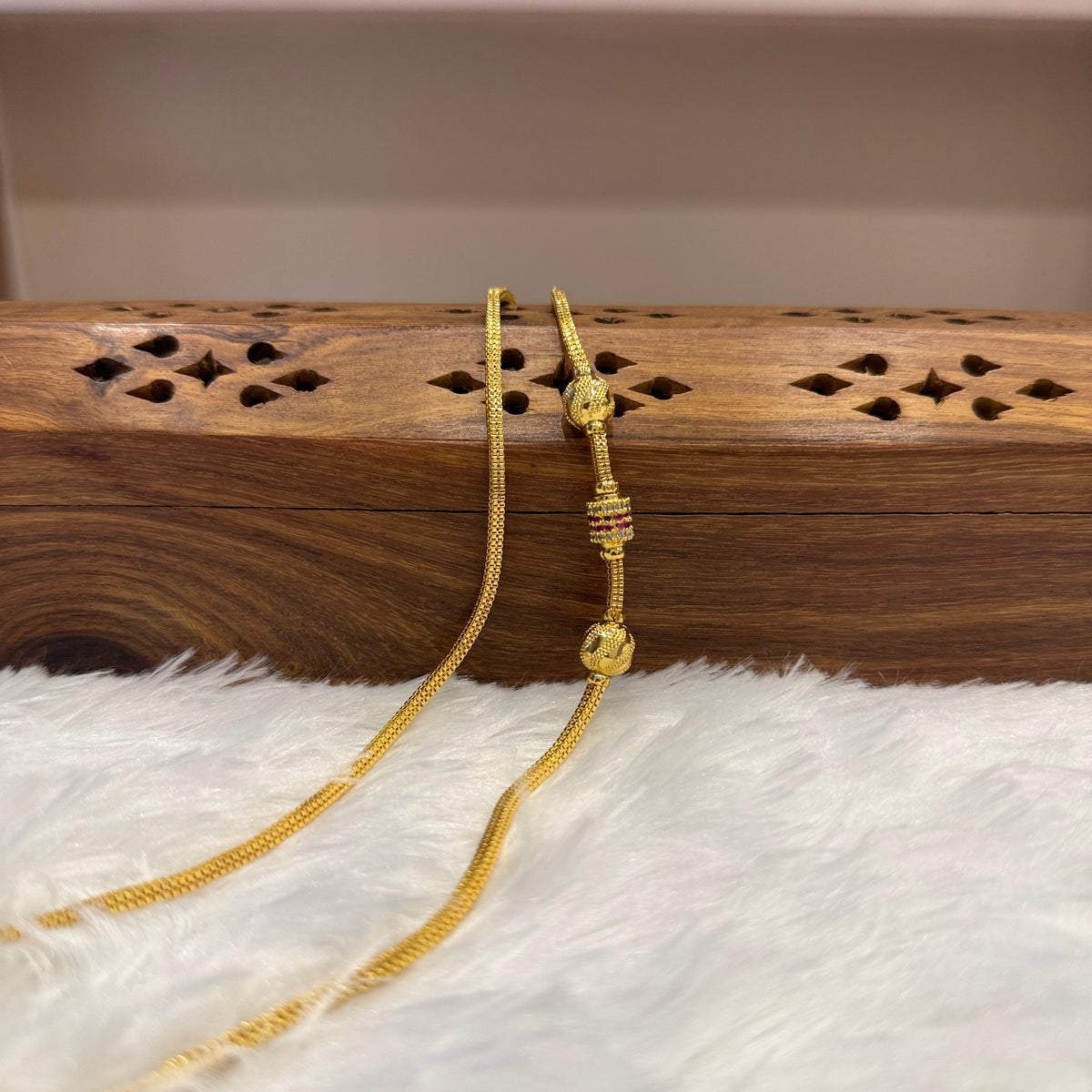 Gold Mugappu Chain Stone