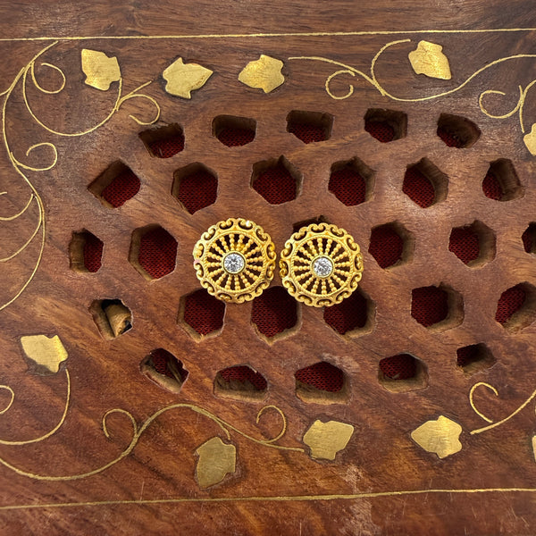 Gold Stud - STG0025