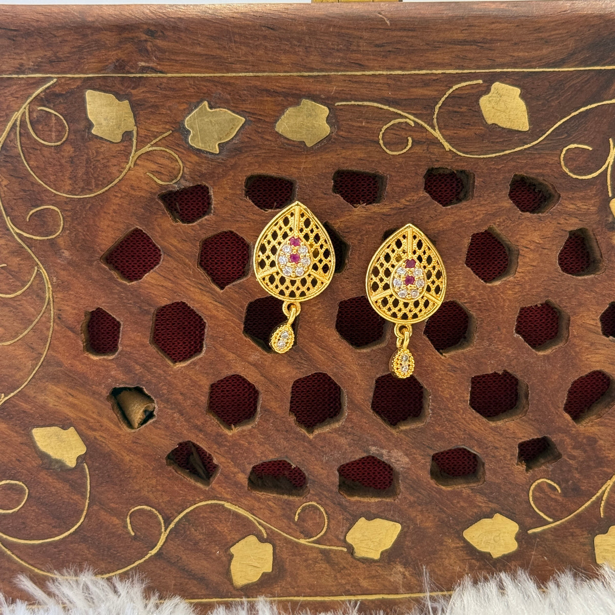 Gold Stud - STG0001