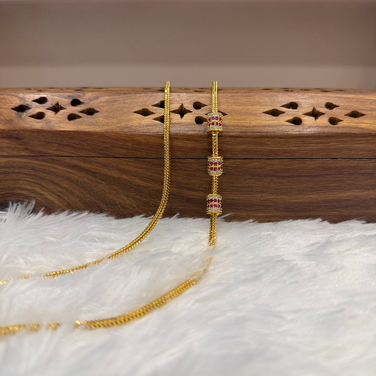 Gold Mugappu Chain Stone