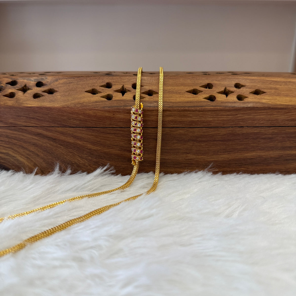 Gold Mugappu Chain Stone