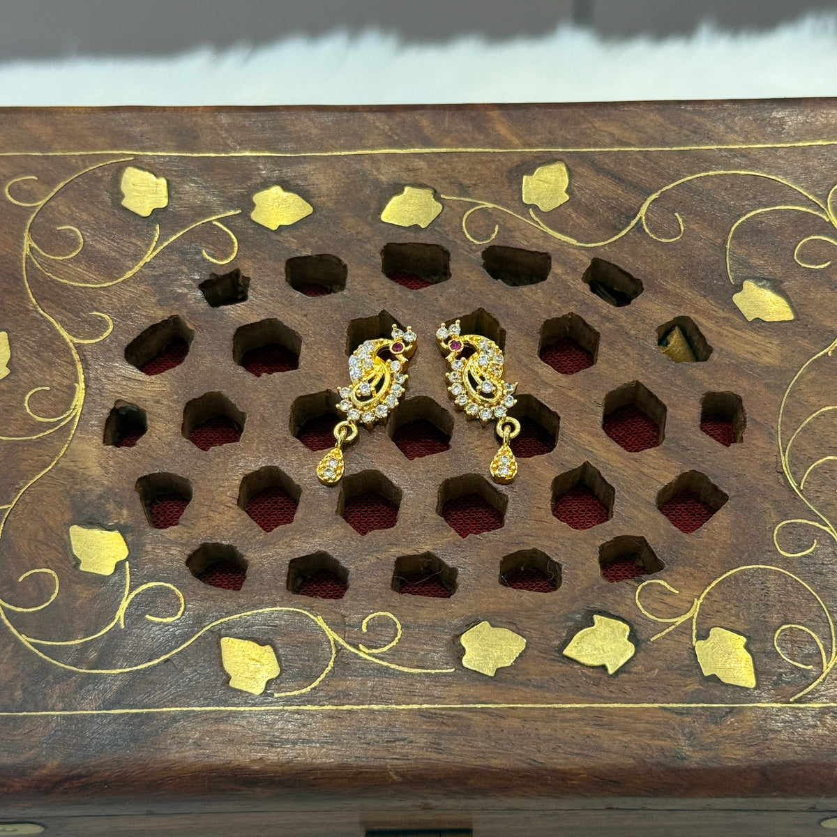 Gold Stud - STG00270