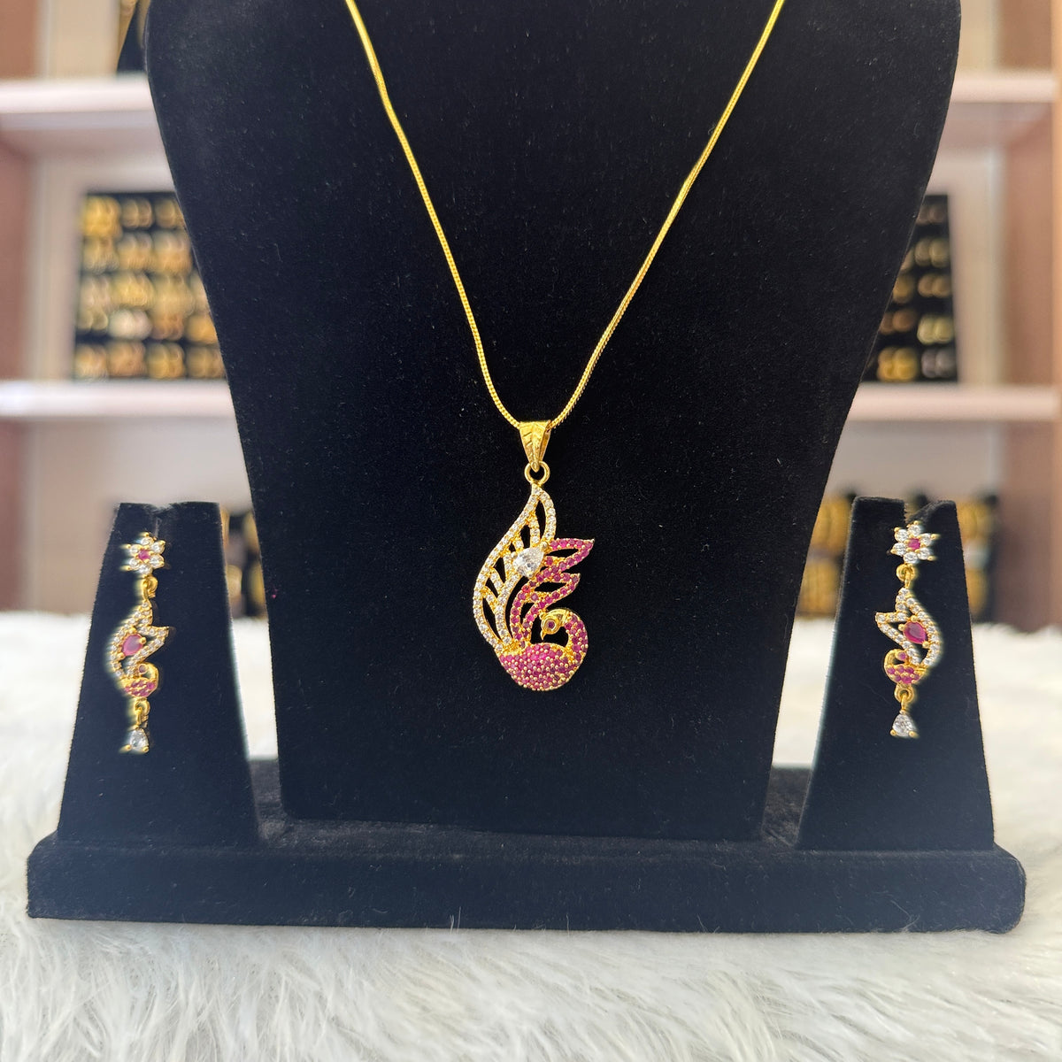 Gold Pendant Set