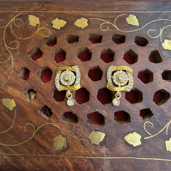 Gold Stud - STG00174