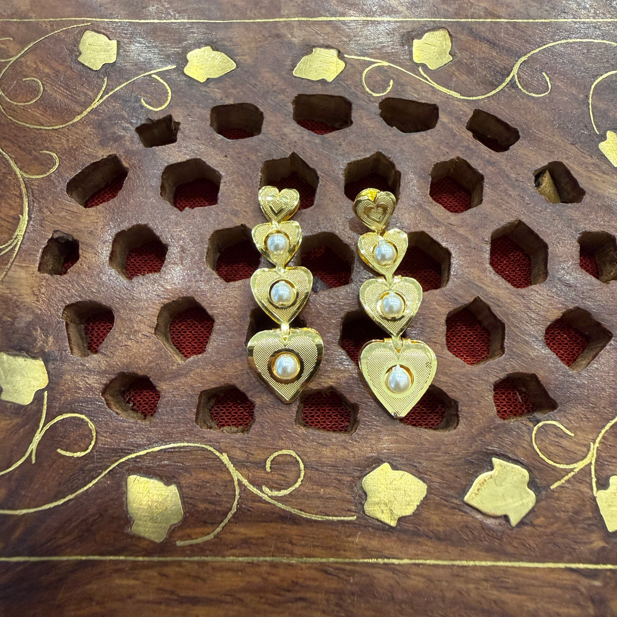 Gold Stud - STG0068