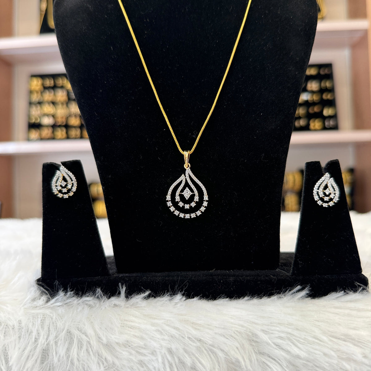 Diamond Pendant Set