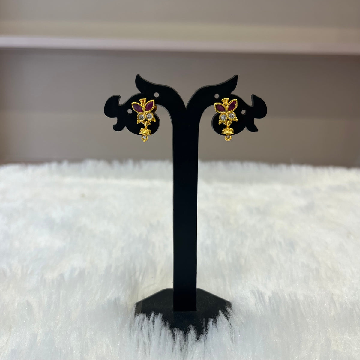 Gold Stud - STG00329