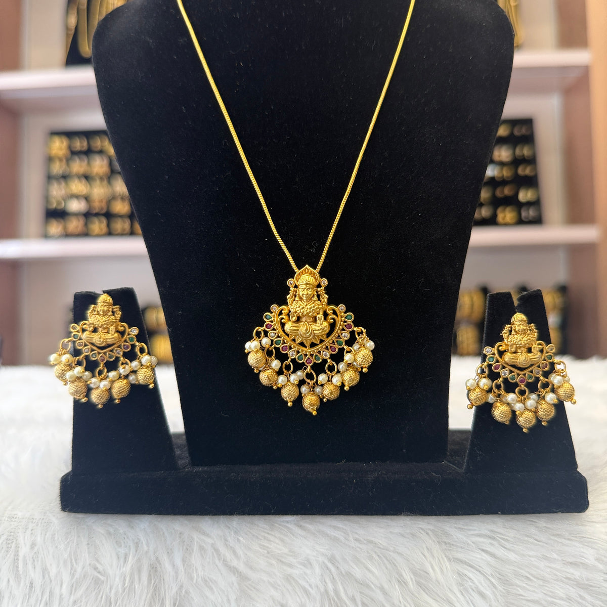 Antique Pendant Set