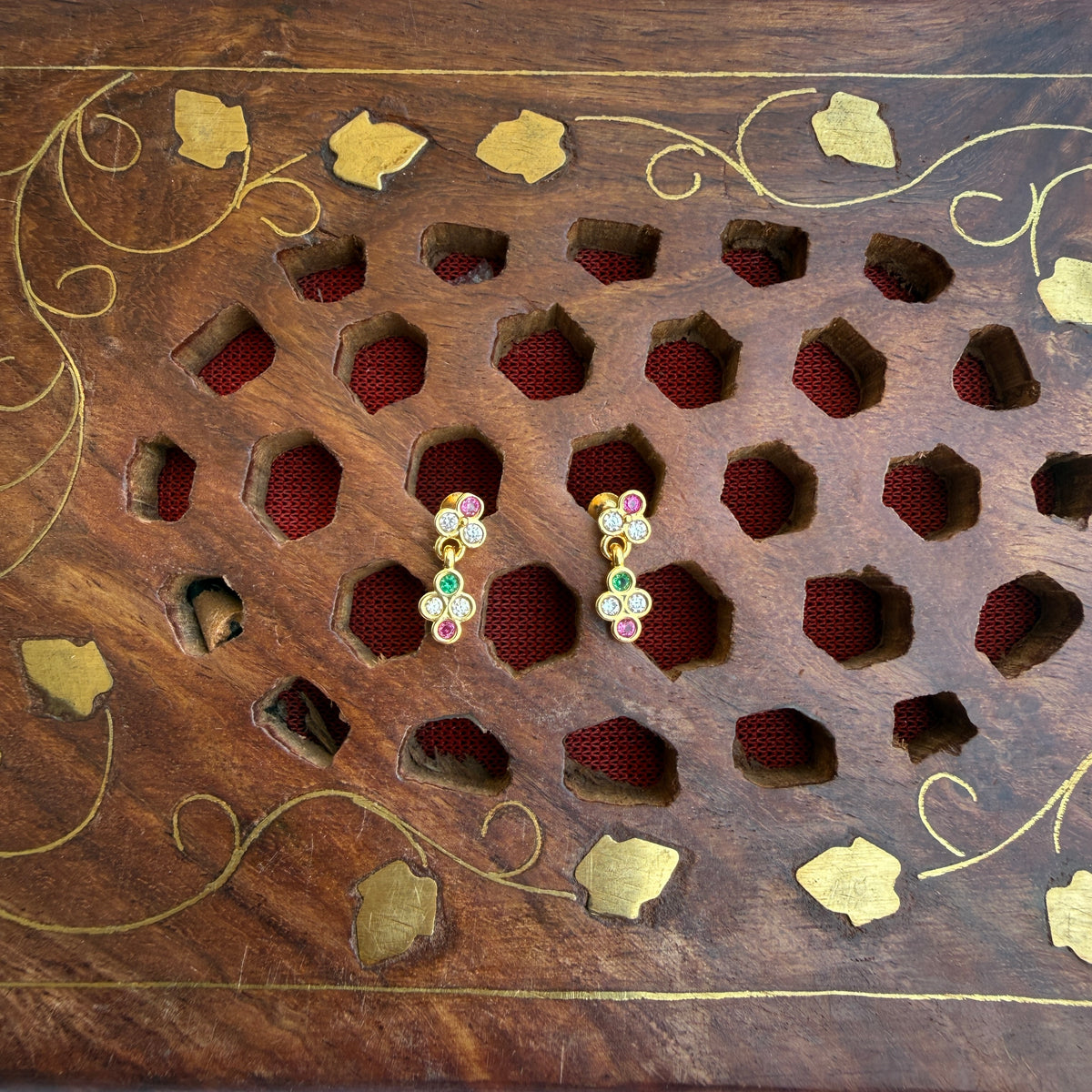 Gold Stud - STG00155