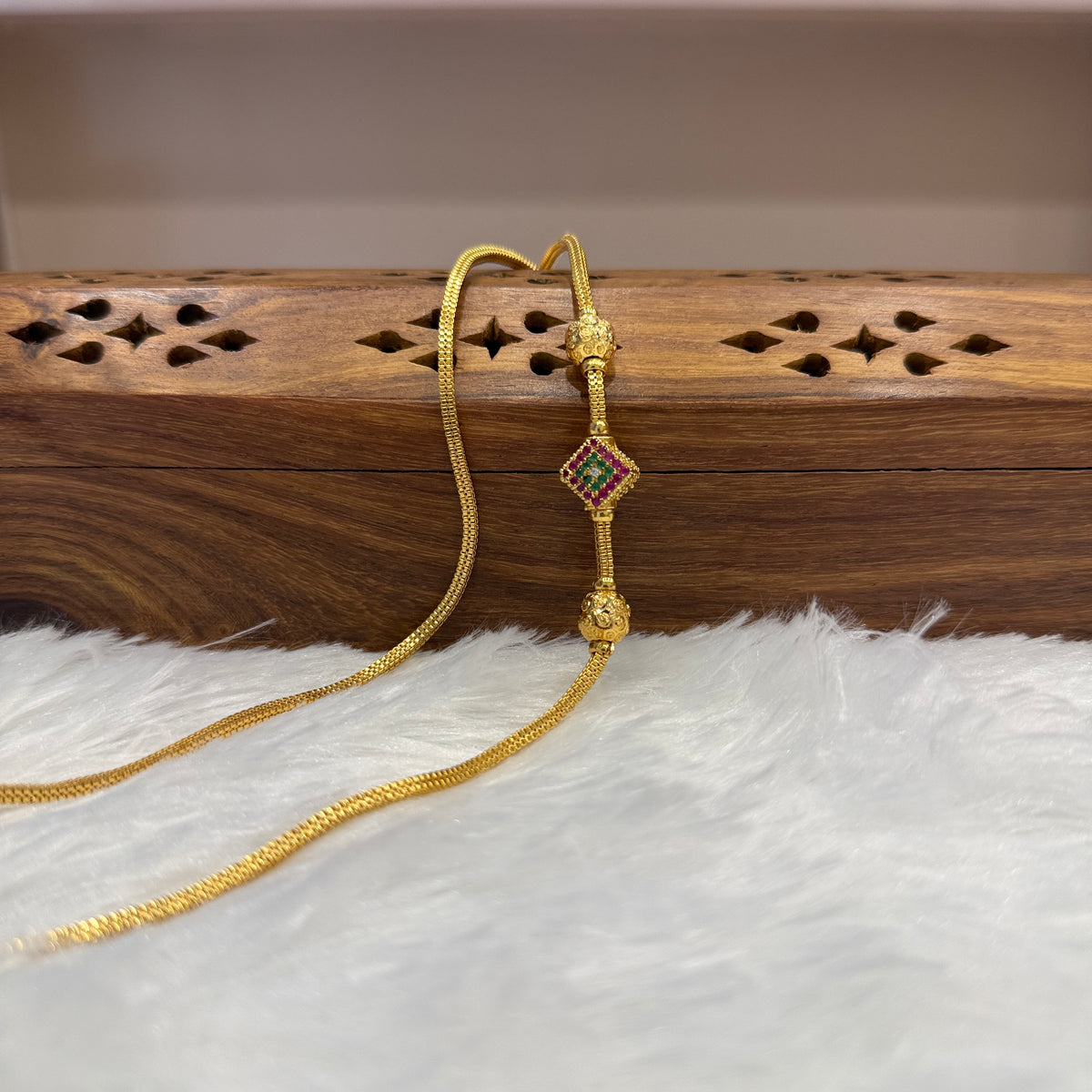 Gold Mugappu Chain Stone