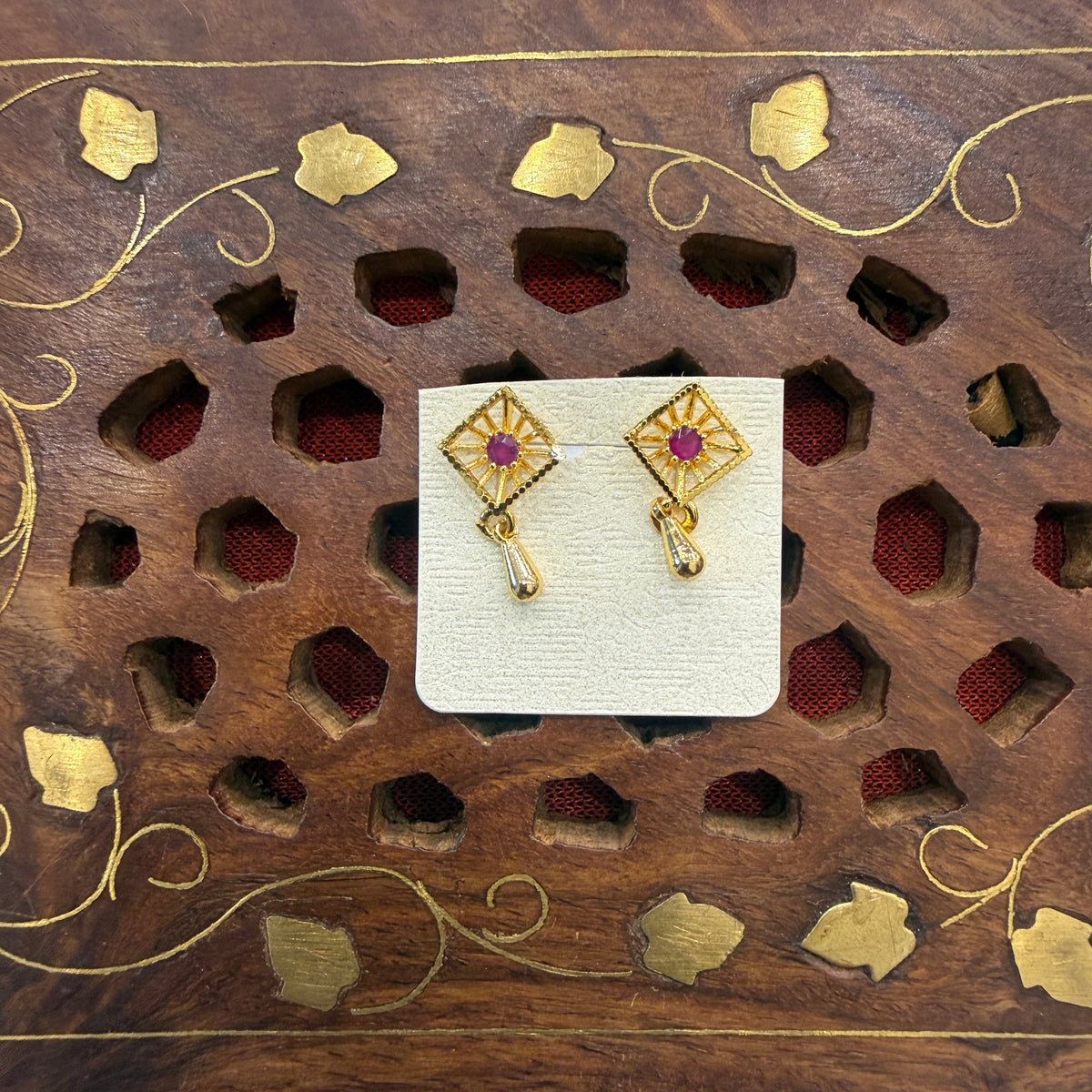 Gold Stud - STG00225