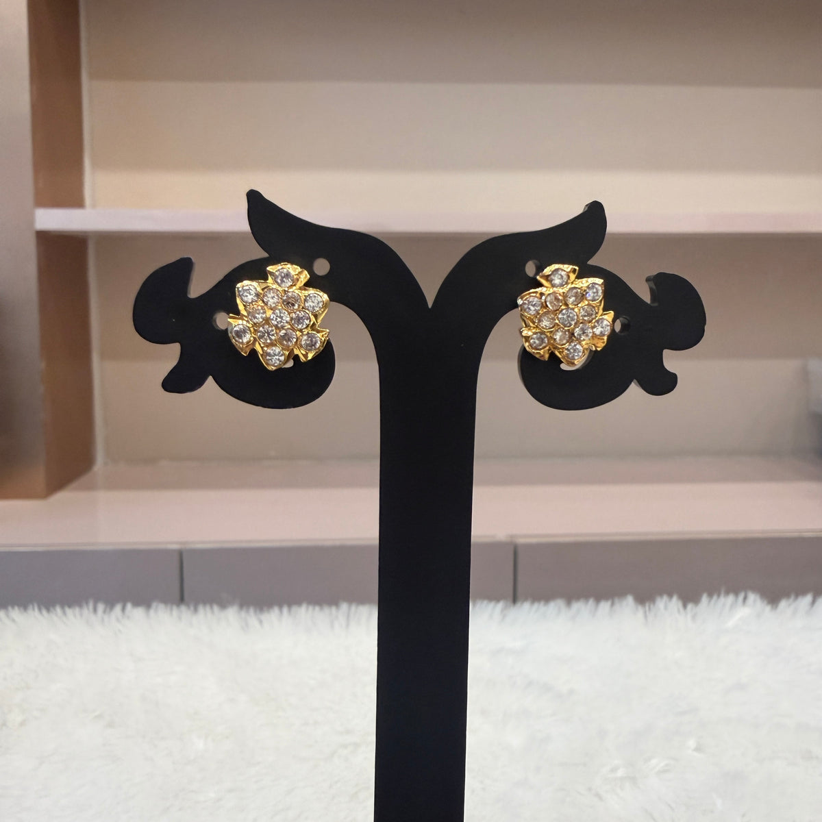 Gold Stud - STG00234