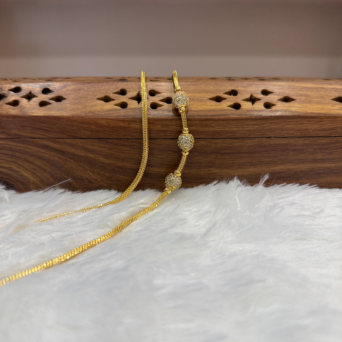 Gold Mugappu Chain Stone