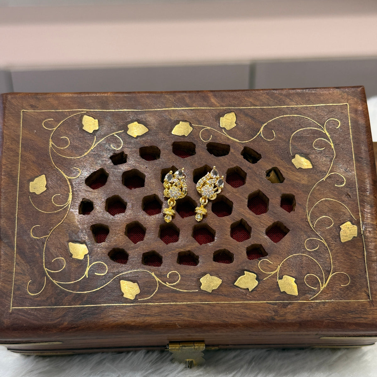 Gold Stud - STG00298
