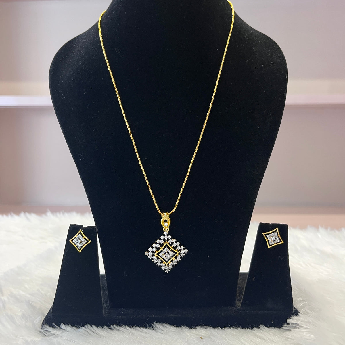 Diamond Pendant Set