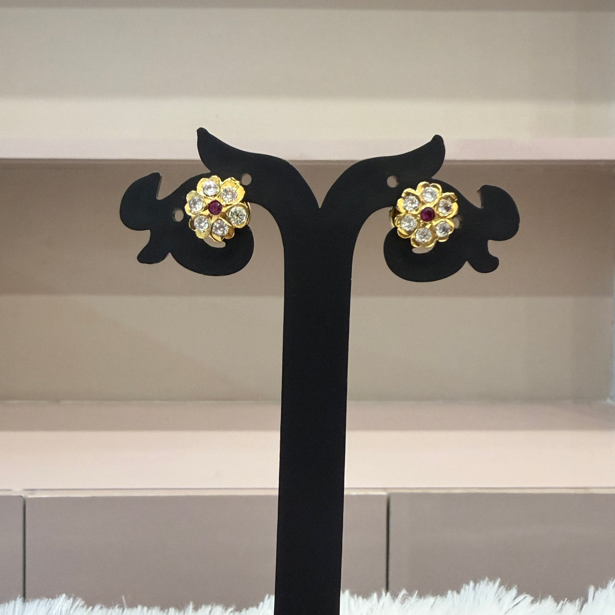 Gold Stud - STG00196