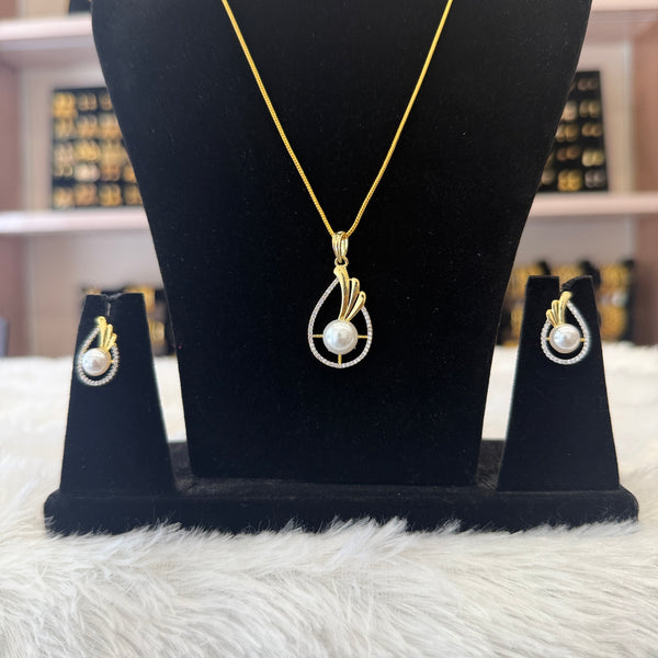 Diamond Pendant Set