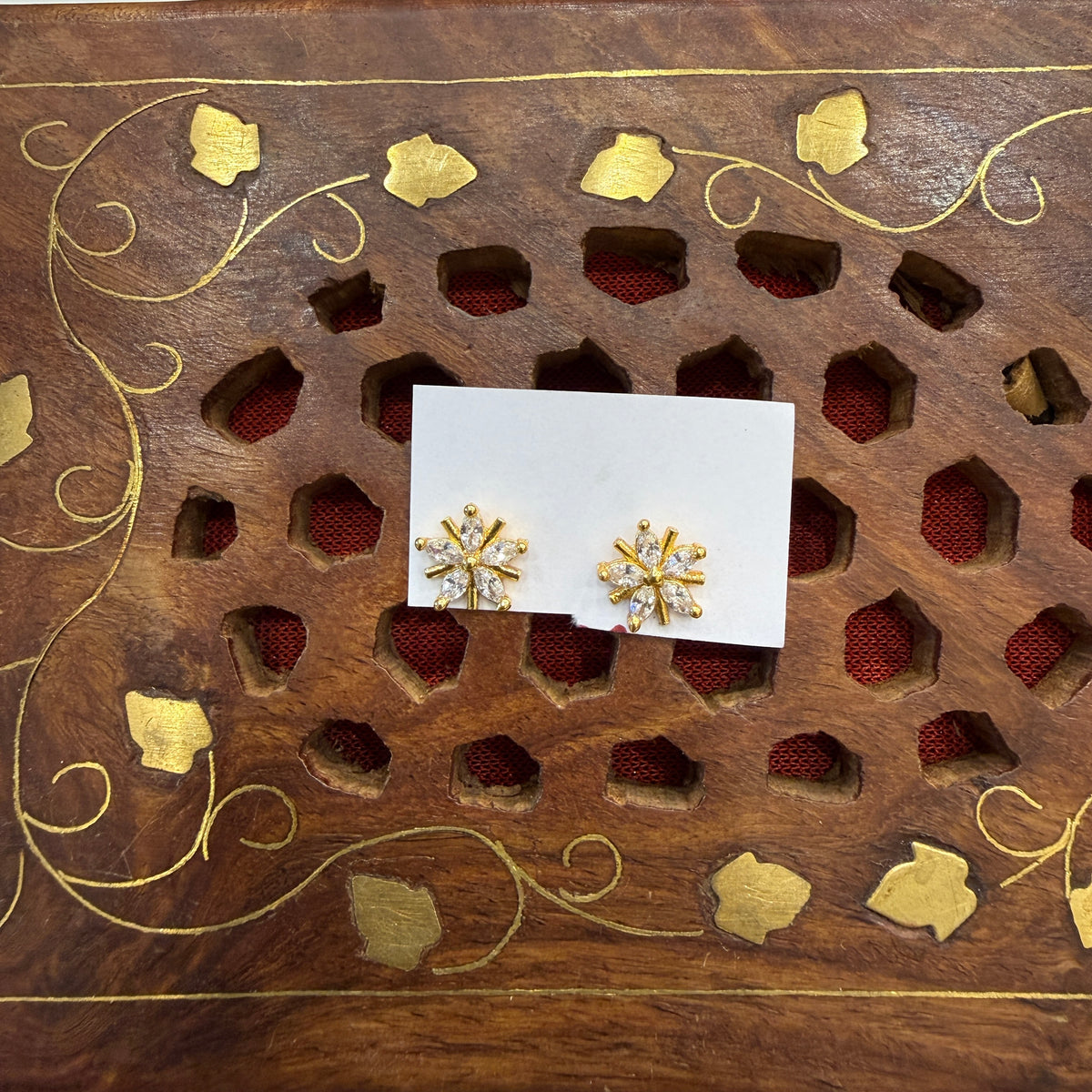 Gold Stud - STG00248