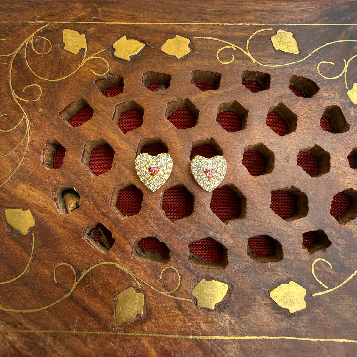 Gold Stud - STG00165