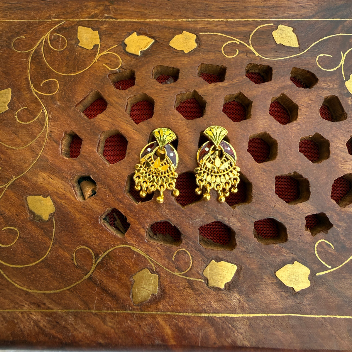 Gold Stud - STG00168