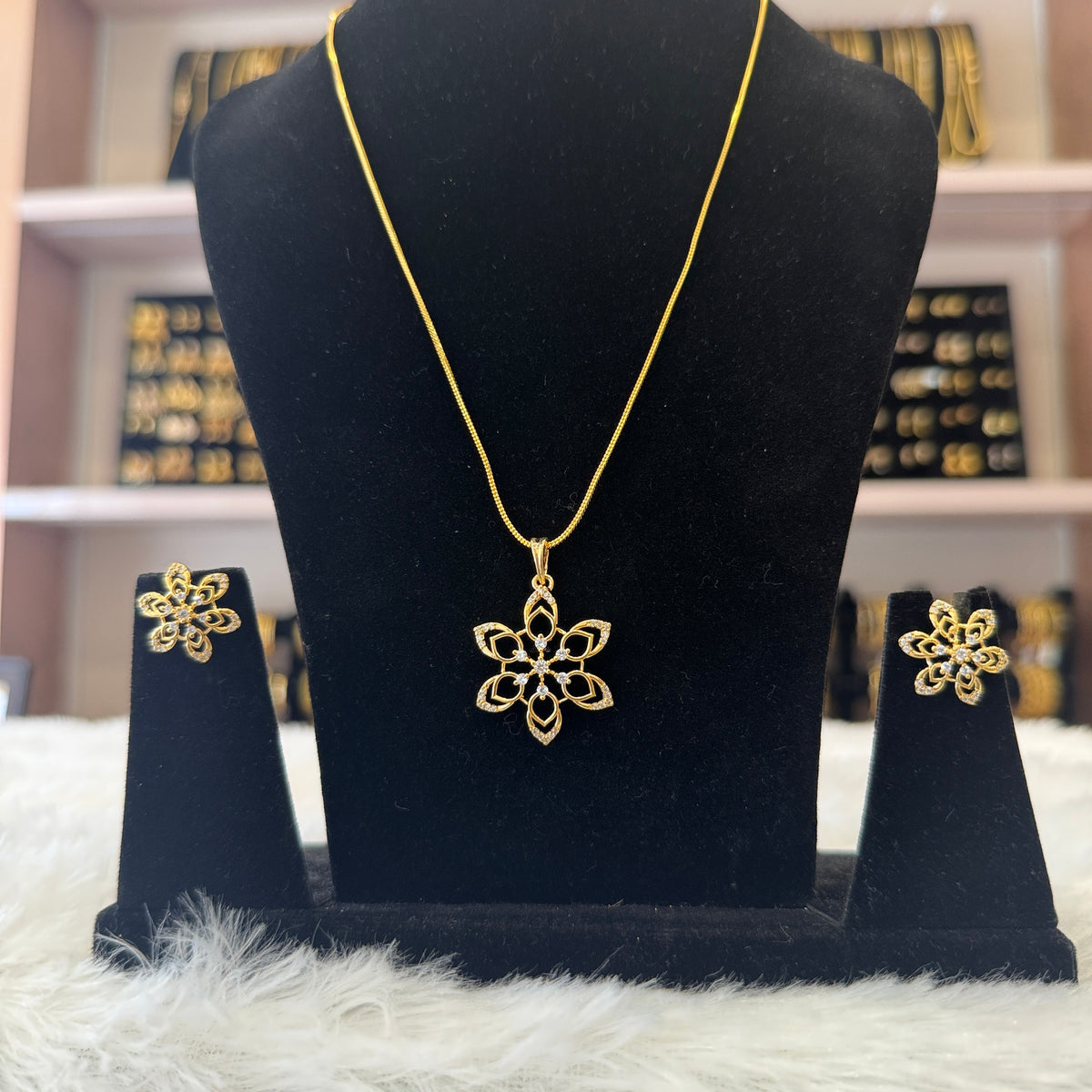 Diamond Pendant Set