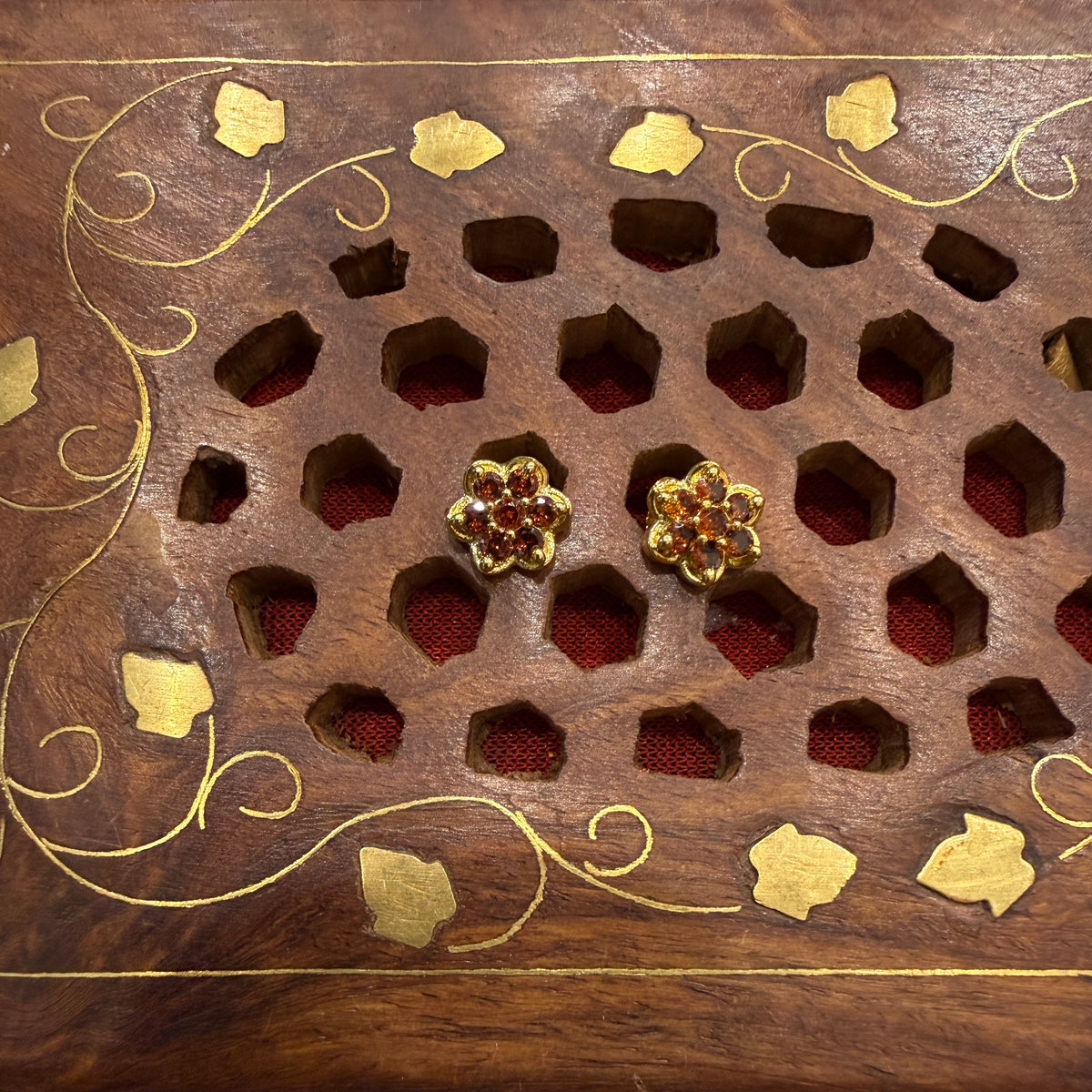 Gold Stud - STG00121