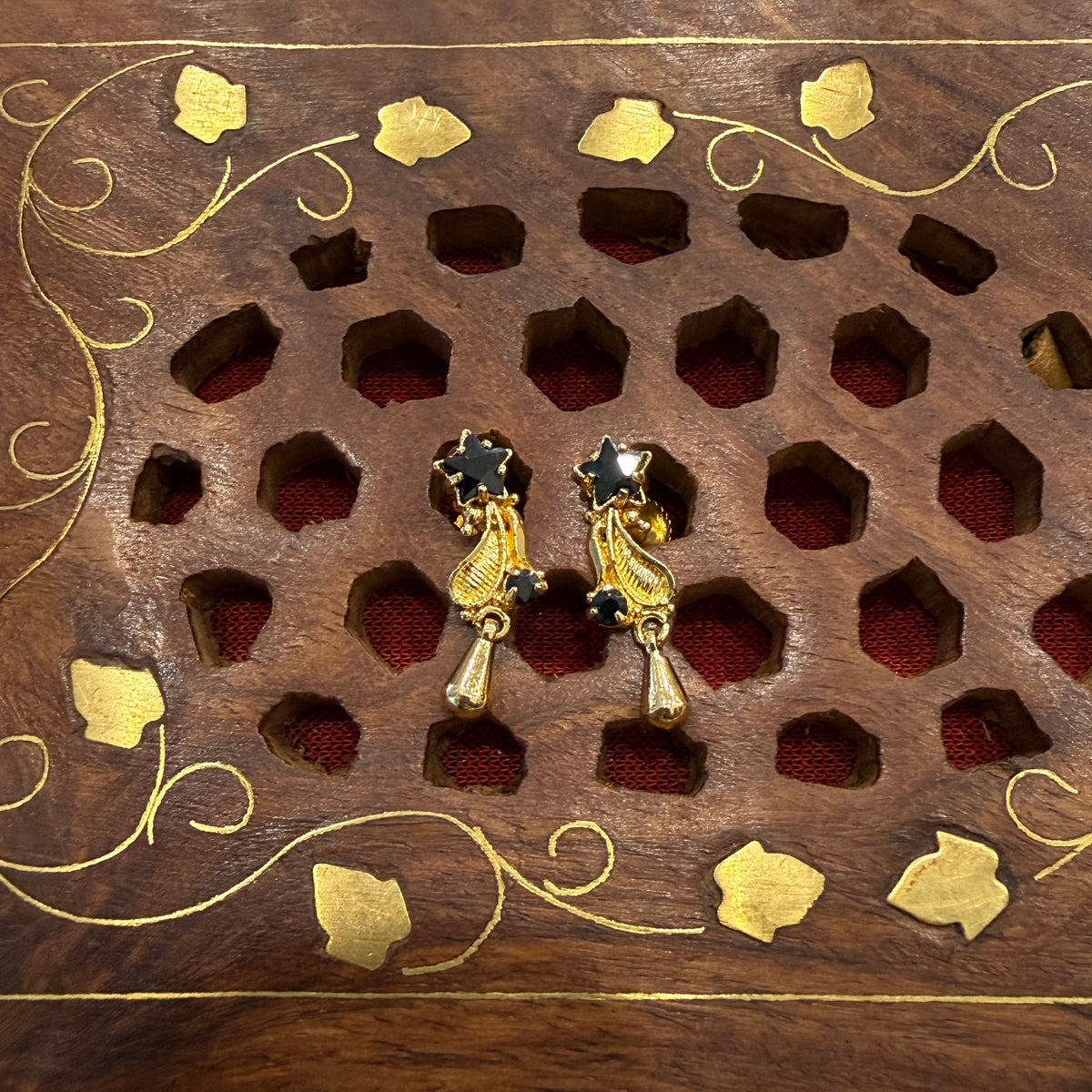 Gold Stud - STG0056