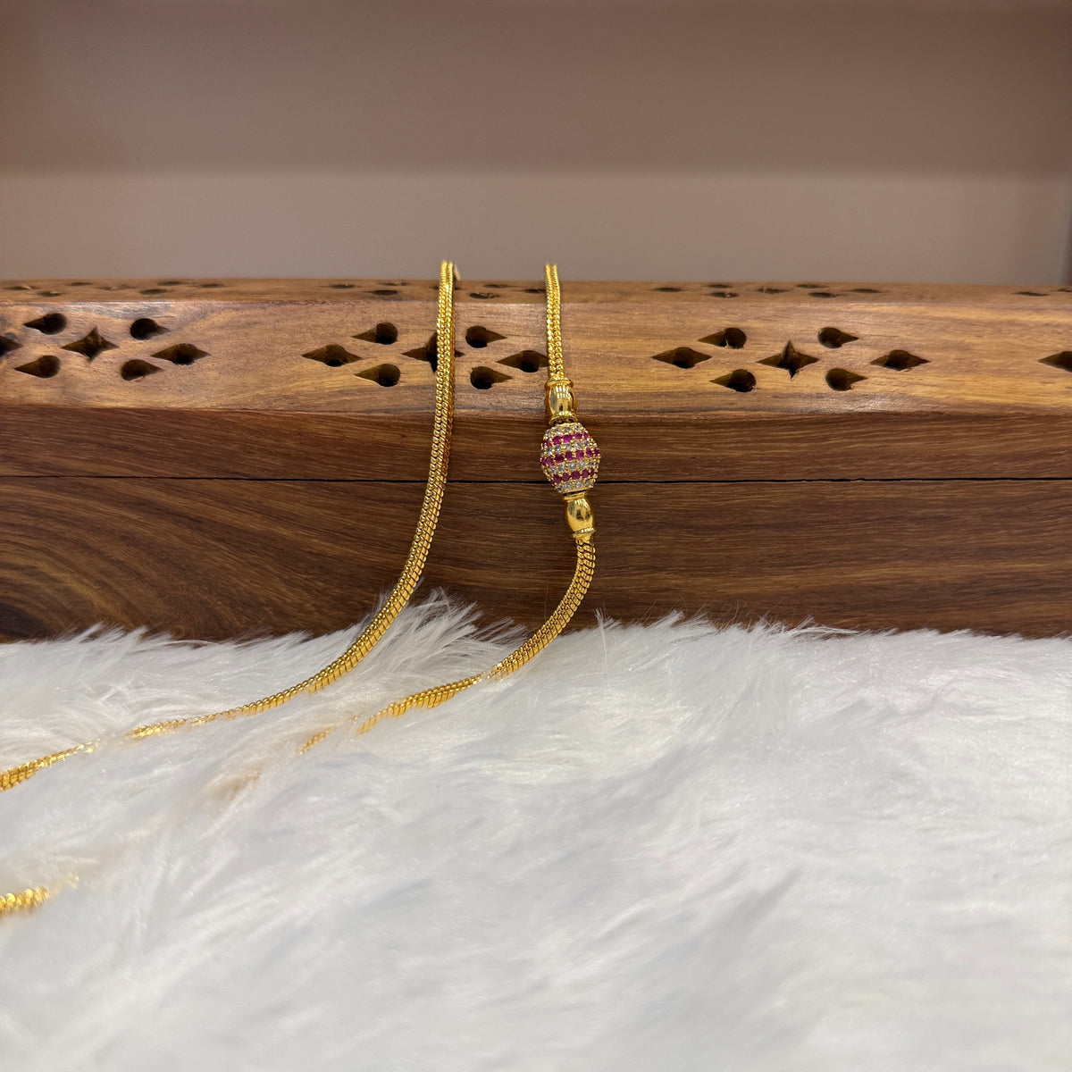 Gold Mugappu Chain Stone