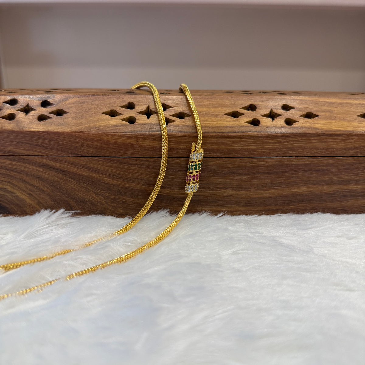 Gold Mugappu Chain Stone