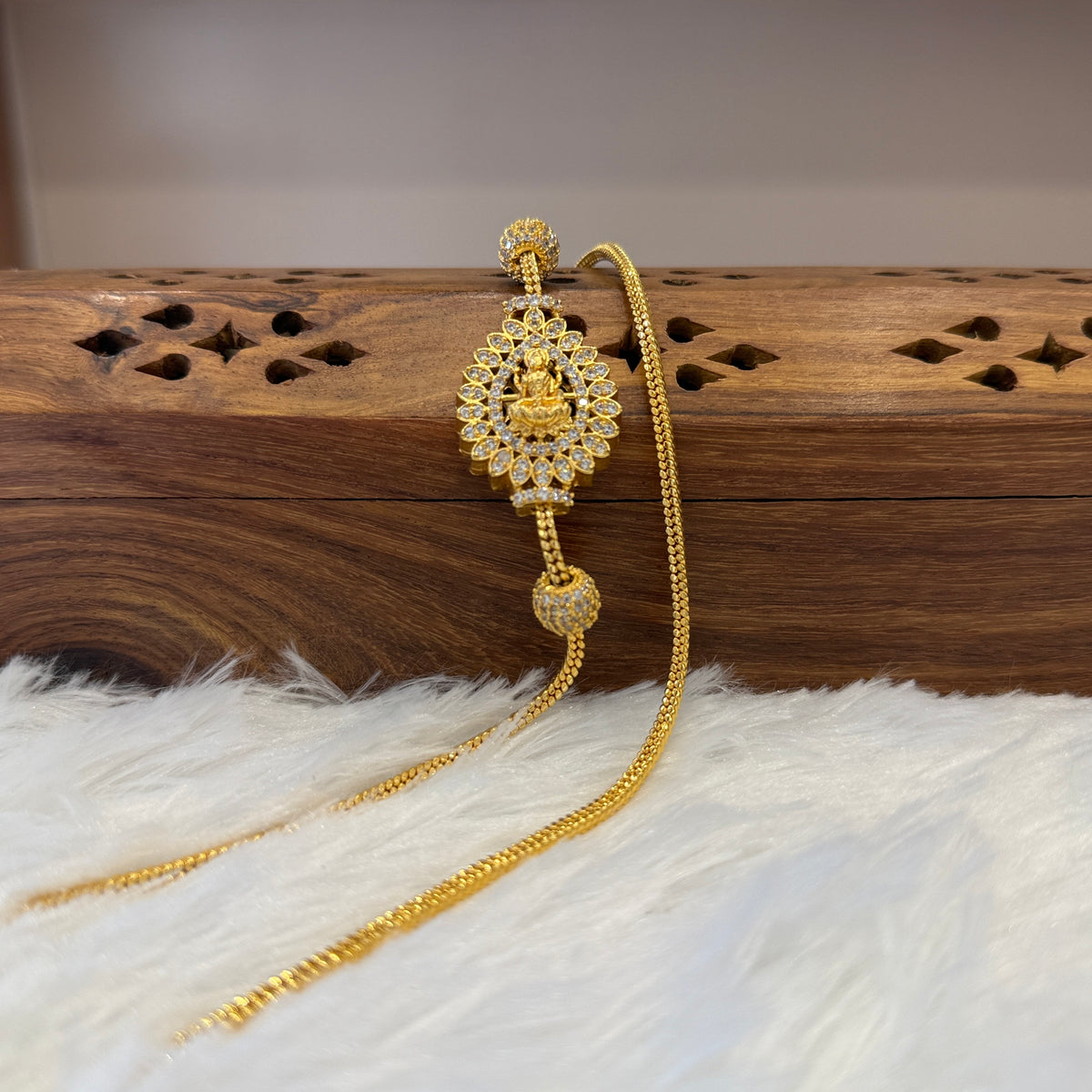 Gold Mugappu Chain Stone