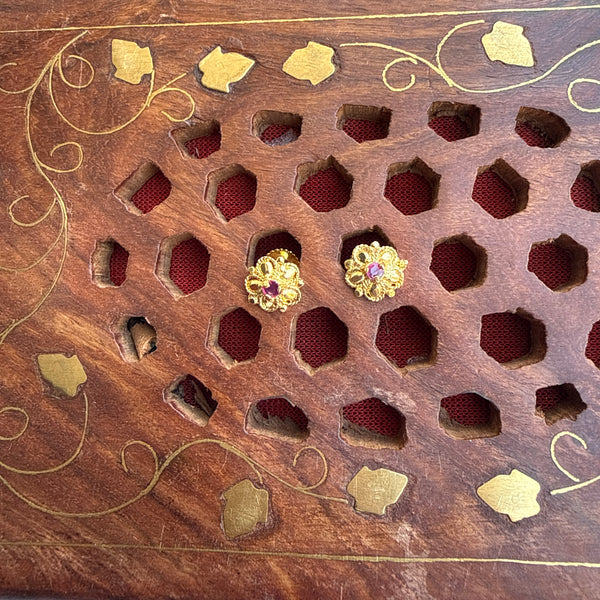 Gold Stud - STG00178