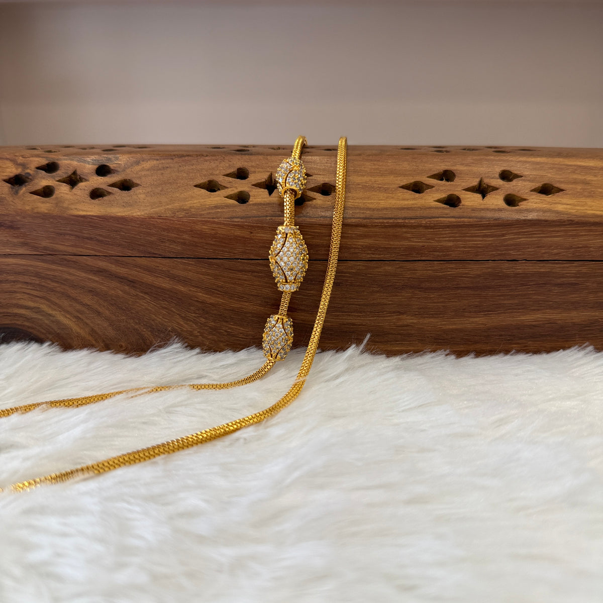 Gold Mugappu Chain Stone