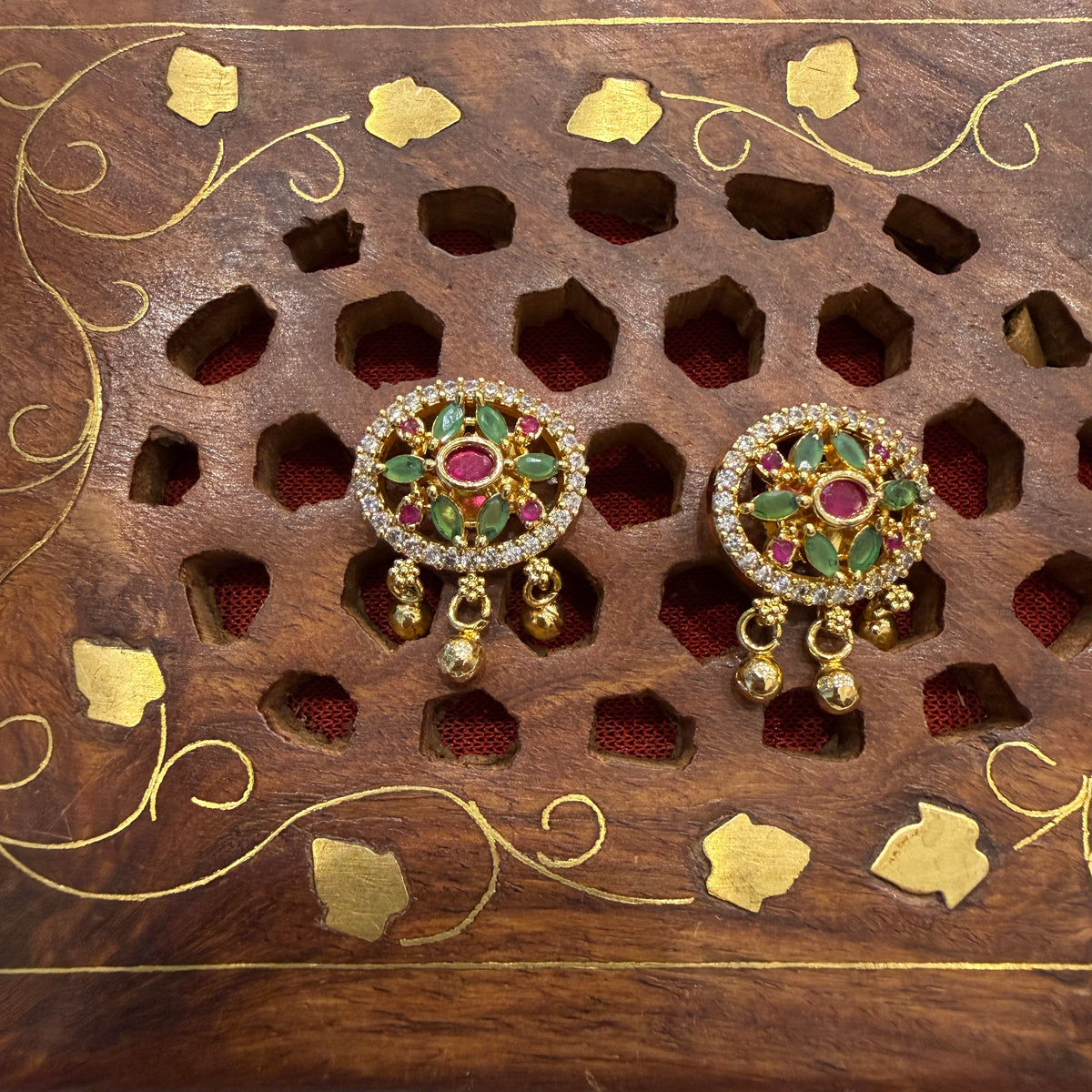 Gold Stud - STG0083