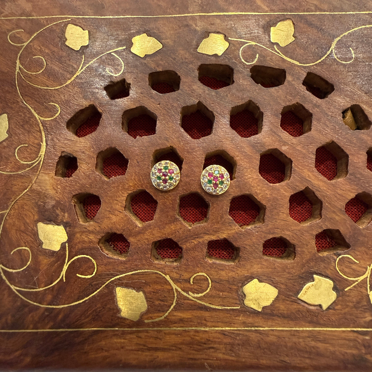 Gold Stud - STG0055