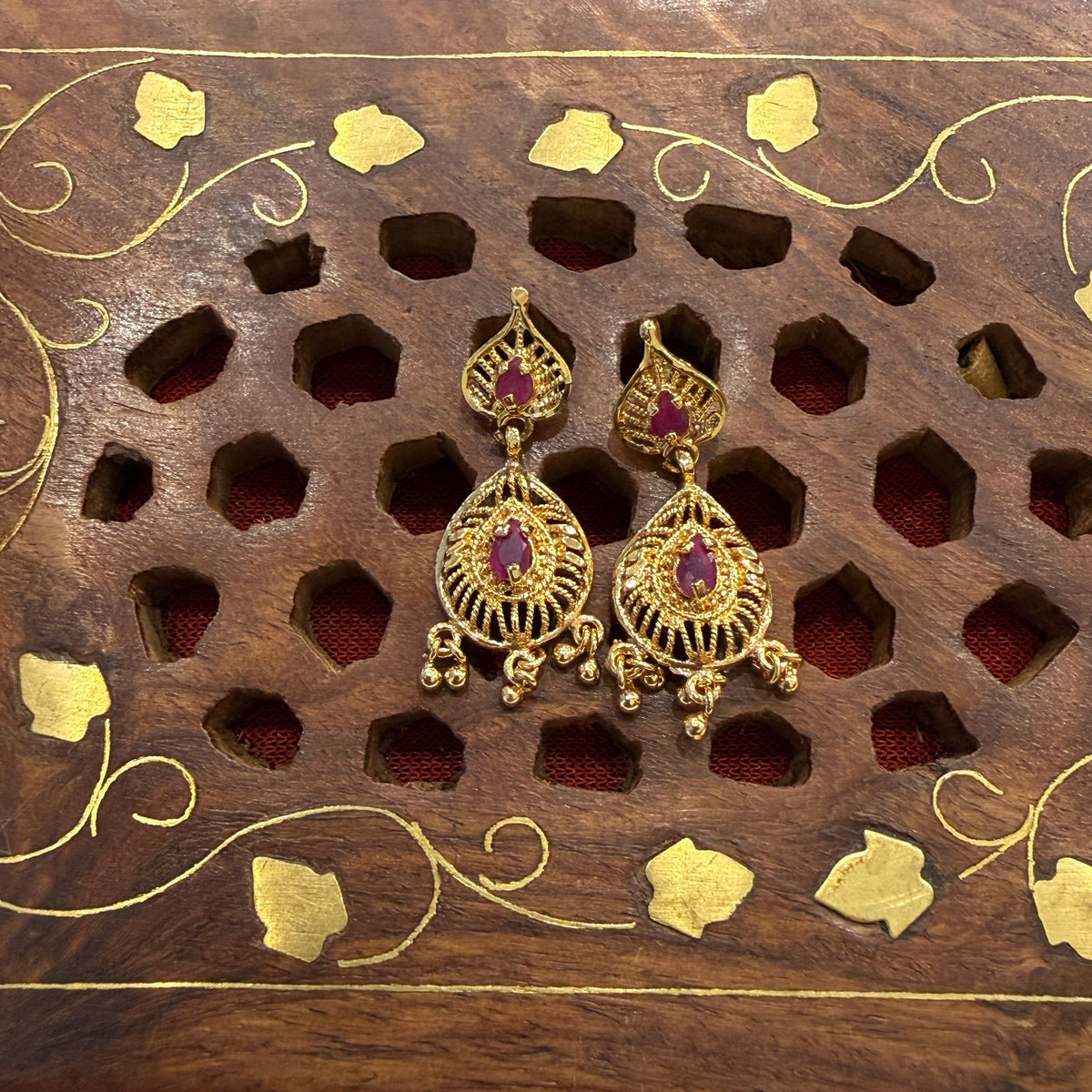 Gold Stud - STG0060