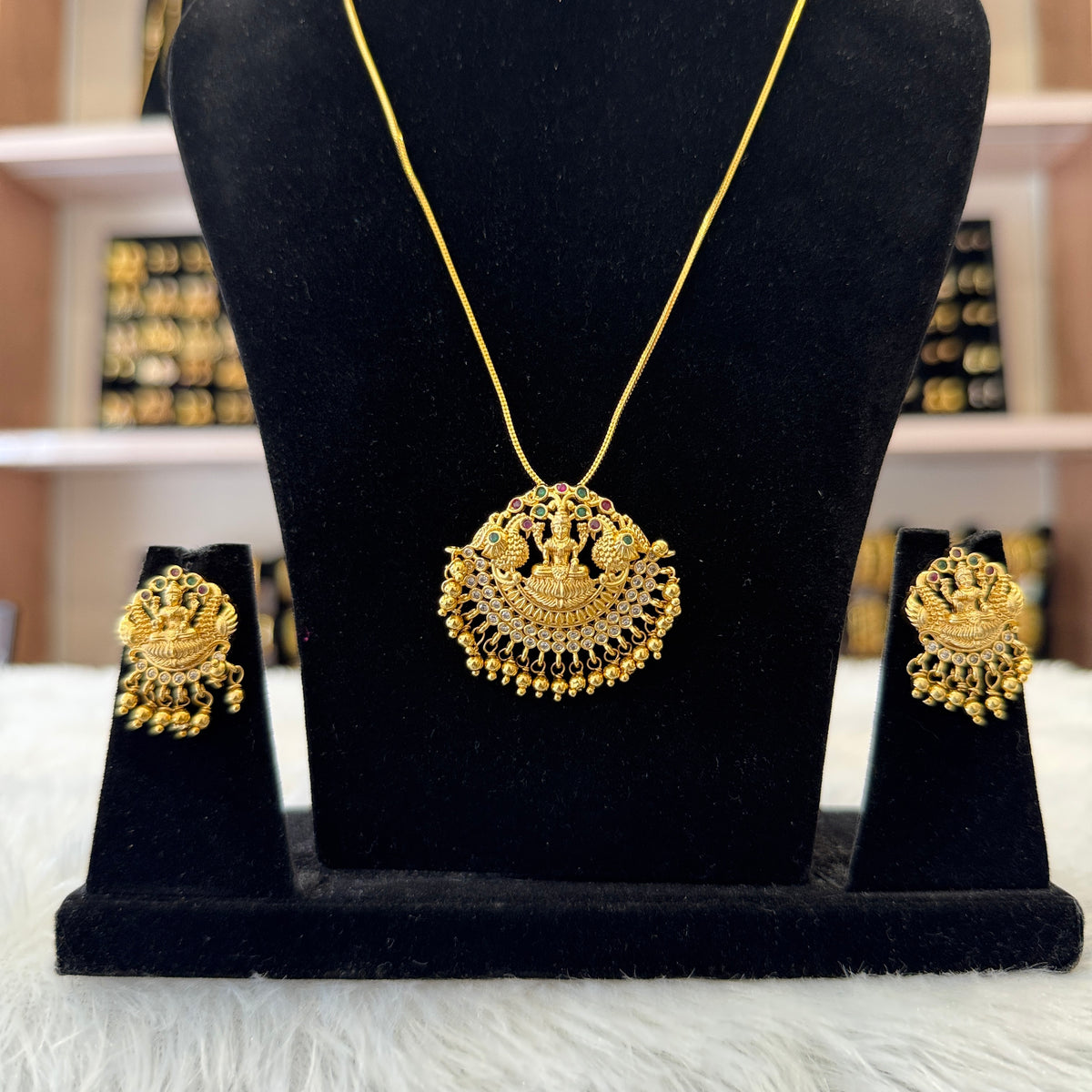Antique Pendant Set